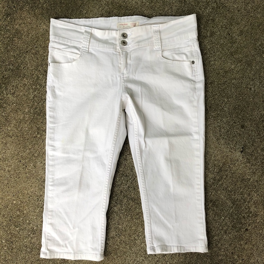 😊 Sz 9 No Boundaries White Denim Capris